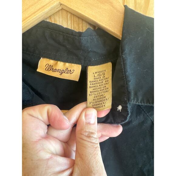 Wrangler Women’s Black Pearl Snap Button Down Shirt Size Large Western Rodeo - Picture 3 of 6
